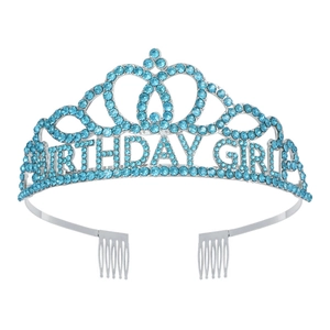 Détail de la couronne d'anniversaire argentée avec strass bleus et texte Birthday Girl