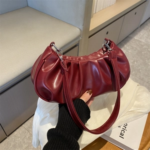 Sac Sous le Bras Plissé Rétro pour Femmes Grande Capacité en Cuir PU Sac à Épaule Nuage Minimaliste Couleur Unie Mode