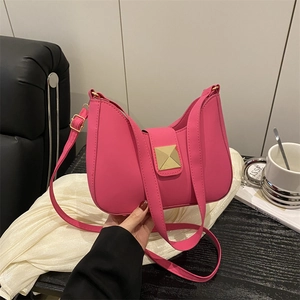 Sac à Bandoulière Minimaliste en PU pour Femme Sac Hobo Croissant Avec Rivet Carré Doré Sac Bandoulière Urbain Quotidien