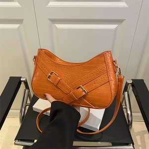 Women Crocodile Pattern PU Leather Underarm Bag Minimalist Large Capacity Shoulder Bag With Gold Metal Buckle Daily Fashion Handbag