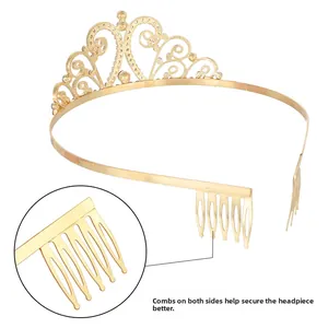 Détail latéral du diadème doré en alliage avec son peigne de fixation pour une tenue sûre
