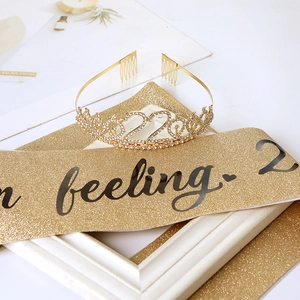 Set 22° compleanno oro con corona di strass e fascia glitterata per decorazione festa