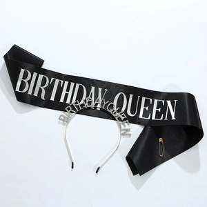 Set fascia Birthday Queen con cerchietto in strass argentati e spilla di sicurezza dorata