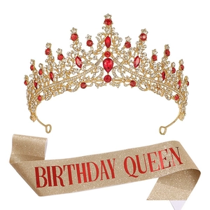 Set Birthday Queen con corona di strass rossi e fascia glitterata dorata per donna
