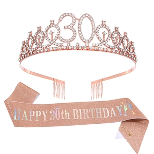 Kit 30ème anniversaire en or rose avec diadème strass et écharpe rose scintillante