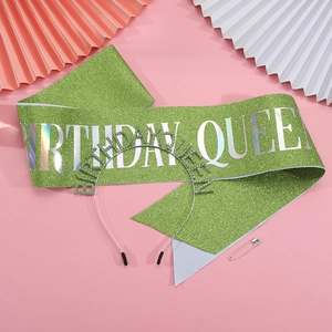 Ensemble écharpe et diadème Birthday Queen vert scintillant avec lettrage holographique