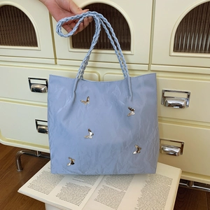 Borsa Tote in Pelle PU da Donna di Grande Capacità Con Decorazione Farfalla Tracolla Intrecciata Plissettata Borsa a Spalla Ciondolo Nuvola