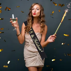 Écharpe d'anniversaire noire pailletée 18 & Fabulous avec lettrage doré pour fête