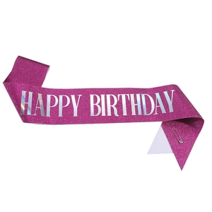 Fascia di compleanno rosa glitterata con scritte argento e spilla di sicurezza per feste