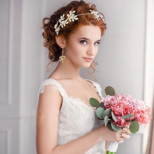 Baroque golden leaf bridal headband and earring set with pearls for wedding party
