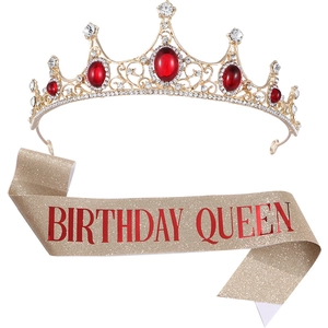 Set Birthday Queen avec diadème doré aux cristaux rouges et écharpe à paillettes