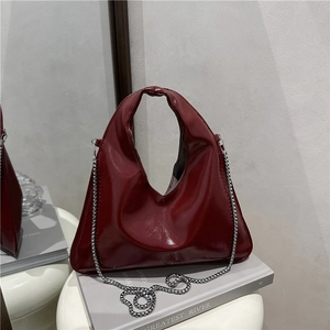 Minimalist Glossy Triangle PU Leather Shoulder Bag For Women Metallic Chain Strap Crossbody Hobo Handbag Fashion Underarm Tote