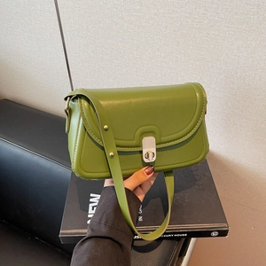 Sac à Épaule Femme en Cuir PU Minimaliste Urbain Sac Sous les Bras à Rabat Rétro Avec Fermoir en Métal Bandoulière Réglable