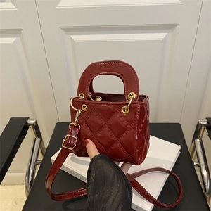 Mini Quilted Shoulder Bag PU Leather Luxury Lattice Crossbody Handbag Gold Hardware Fashion Elegant Small Square Purse
