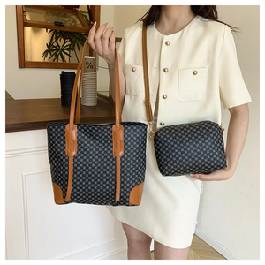 Ensemble 2 pièces avec grand sac cabas à motif et petit sac bandoulière en cuir