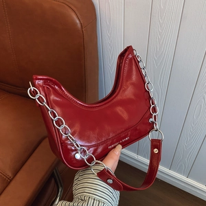 Sac sous le Bras Hobo en Cuir PU pour Femmes Mode Vintage Imprimé Lettre Sac à Bandoulière Avec Poignée en Chaîne Métal Sac à Main Quotidien