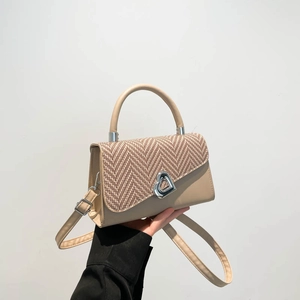 Borsa a Spalla da Donna Minimalista in Pelle PU Con Fibbia in Metallo a Cuore Patta Intrecciata Design Patchwork Borsa a Tracolla