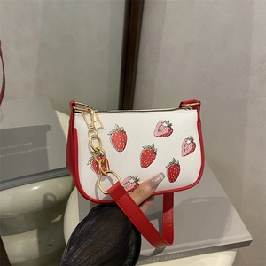 Sac Sous le Bras Mode Femme Imprimé Fraise Sac à Bandoulière en Cuir PU Avec Chaîne Petit Sac Carré Quotidien