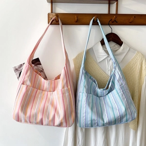 Sac à épaule en toile rayée rose et bleu pour l'été avec une grande capacité de rangement
