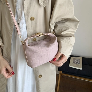 Bolso bandolera de jacquard rosa claro para mujer con hebilla metálica y correa