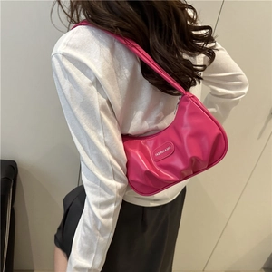 Rose pink pleated baguette shoulder bag for women with fashion label and zipper closure