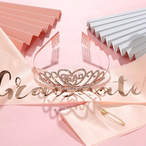 Set corona di cristallo oro rosa e fascia rosa Graduate per feste di laurea