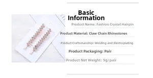 Détail de barrettes en strass argentés montrant la finition sur carte de marque