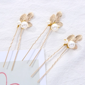 Set of 3 gold leaf hair pins with elegant white pearls for bridal wedding hairstyles