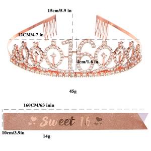 Dimensions du kit Sweet 16 avec diadème en or rose et écharpe à paillettes roses