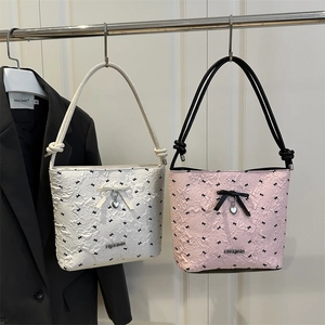 Women's Chic Bowknot Bucket Bag Stylish Niche Commuter Shoulder Crossbody Bag With Heart Pendant And Fashion Plate Decor