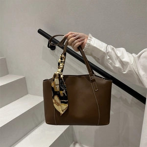 Damen Vintage PU Leder Tragetasche Große Kapazität Schultertasche Mit Seidenschal Dekor Kontrastnähte Lässige Pendlertasche