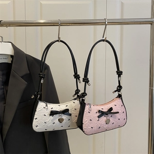 Sac à Épaule Baguette Doux avec Nœud pour Femme Texture Plissée Sac Sous le Bras avec Pendentif Cœur Sac à Main Tendance