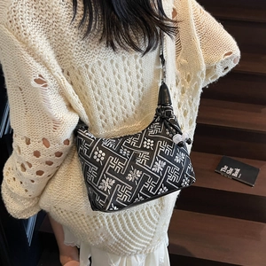Ethnic print large capacity shoulder bag with embroidery on black leather base