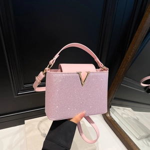 Women Fashion Sequin Shoulder Bag PU Leather Glitter Handbag With V-Buckle Trendy Large Capacity Crossbody Bag For Banquet Party