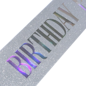 Ensemble écharpe et badge Birthday Princess argenté brillant avec lettrage doré