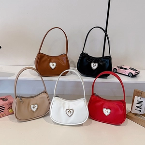 Damen Mode Mini PU-Leder Halbmond Handtasche Mit Herzförmiger Strass-Schnalle Schleifen-Detail Schultertasche Unterarm-Tote