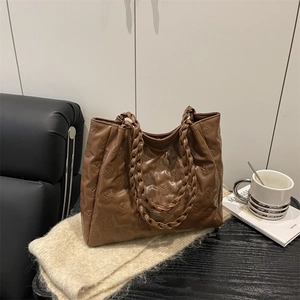 Fashion Large Capacity Tote Bag With Quilted Bear Pattern For Women PU Leather Solid Color Shoulder Bag Stylish Commuting Handbag