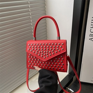 Trendige Damen PU Leder Nieten Umhängetasche Modische Punk Top Handle Crossbody Geldbörse Für Den Alltag Party Damen Geschenk