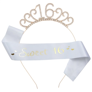 Set d'anniversaire Sweet 16 avec diadème en strass or rose et écharpe en satin