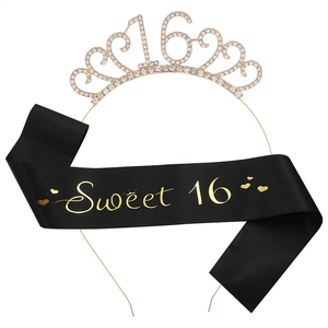 Ensemble d'anniversaire Sweet 16 avec bandeau couronne en strass et écharpe en satin