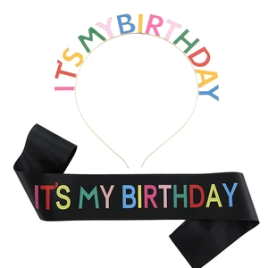 Set festa di compleanno con cerchietto IT'S MY BIRTHDAY arcobaleno e fascia di raso nero