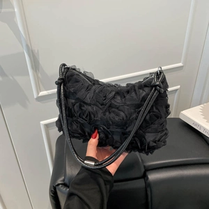 Sac à main élégant noir en maille 3D avec fleurs texturées et fines bandoulières