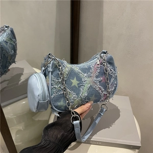 Sac hobo en jean avec motif étoile, chaîne argentée et petite pochette ronde assortie