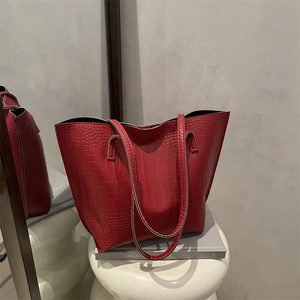 Vintage Crocodile Pattern PU Leather Tote Bag Large Capacity Women Shoulder Bag Commuter Handbag Urban Minimalist Style