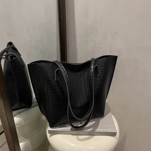 Minimalist black crocodile pattern tote bag for women commuting with dual straps