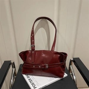 Sac à Épaule en Cuir PU Vintage Grande Capacité Avec Boucle Décorative Sac à Main Brillant pour Femmes Quotidien Travail