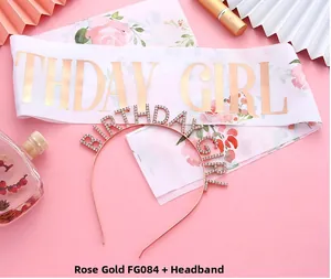 Flache Ansicht von roségoldenem Birthday Girl Strass-Haarreif und Satin-Schärpe Set