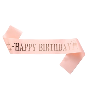 Écharpe d'anniversaire en satin rose avec texte Happy Birthday en métal or rose