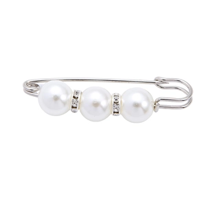 Elegant silver safety pin brooch featuring three white pearls and rhinestone spacers