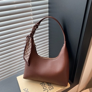 Damen PU Leder Hobo Schultertasche Mit Dekorativem Satin Schal Große Kapazität Minimalistische Litschi Muster Pendler Handtasche